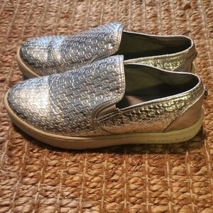 Michael Kors Silver Kids Monogrammed Slip On Casual Feminine Sneakers Sz 4